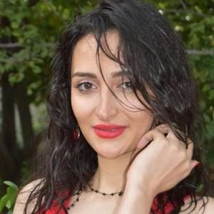 Meet your Posher, Sahar